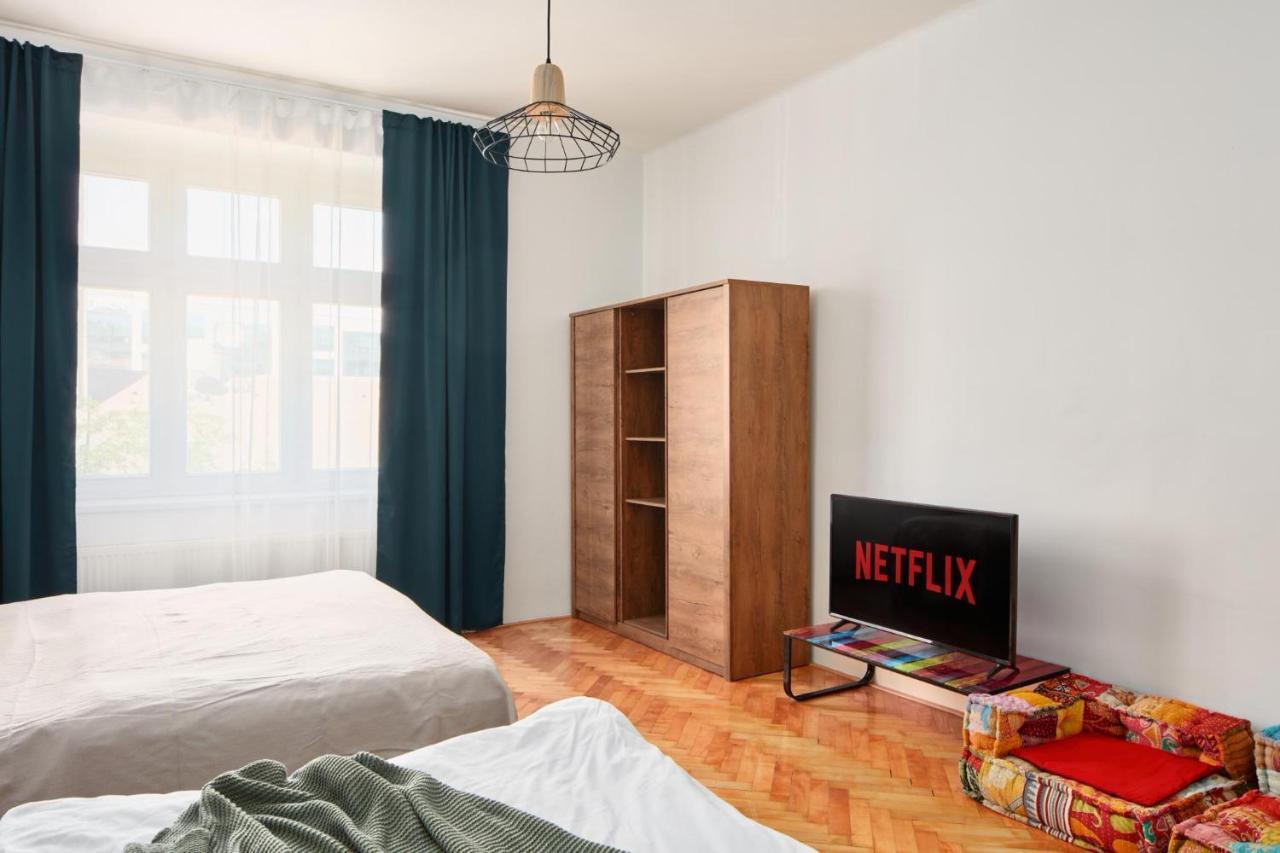 Prague Days - Spacious 3Bdr Apartment - Trendy Neighbourhood Екстер'єр фото